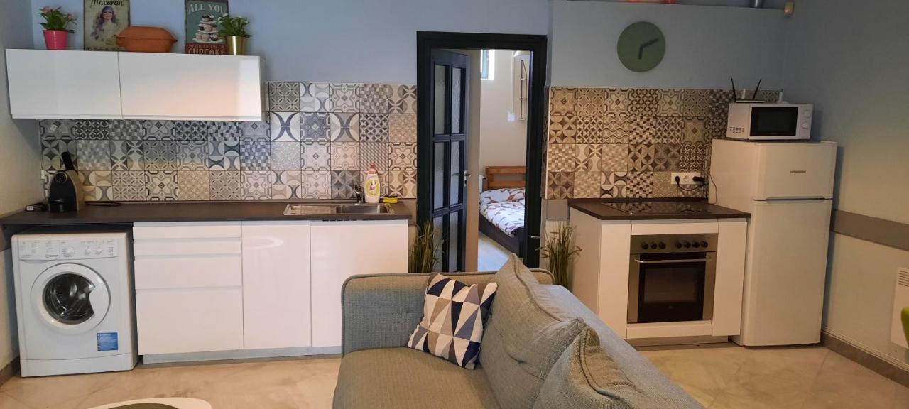 Csenge Apartman Кестхей Экстерьер фото